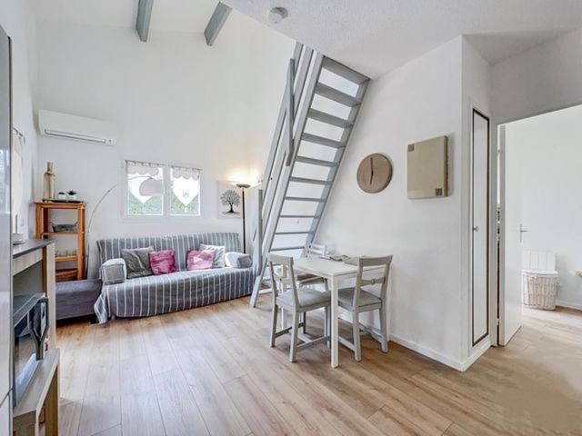 Maisonnette Kalis Calme Avec Climatisation Parking Jardin Cadre Campagne Plages A Pieds Bandol Exterior foto