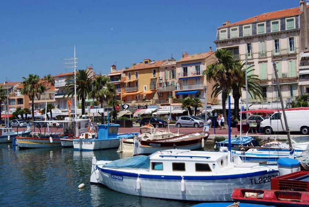 Maisonnette Kalis Calme Avec Climatisation Parking Jardin Cadre Campagne Plages A Pieds Bandol Exterior foto